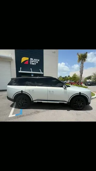 Kia Telluride with tuxedo wrap and ceramic tint